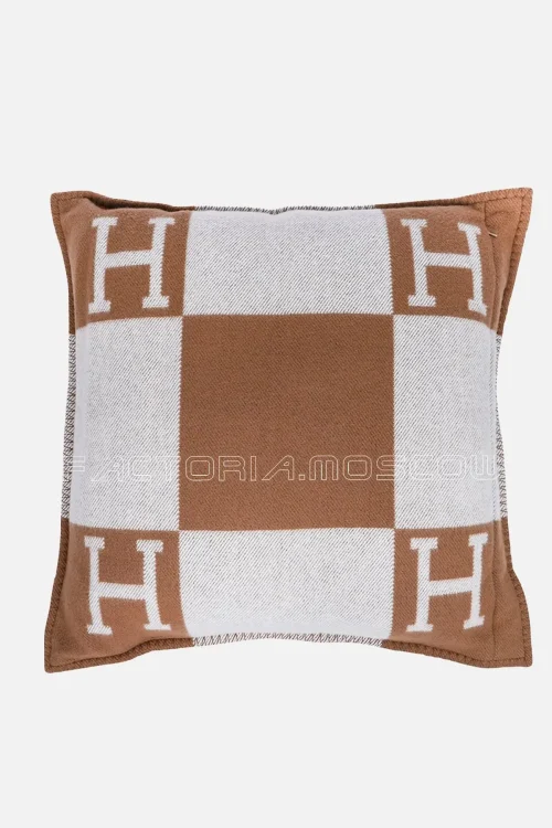 Hermes Pillow Avalon Camel / Ecru Large