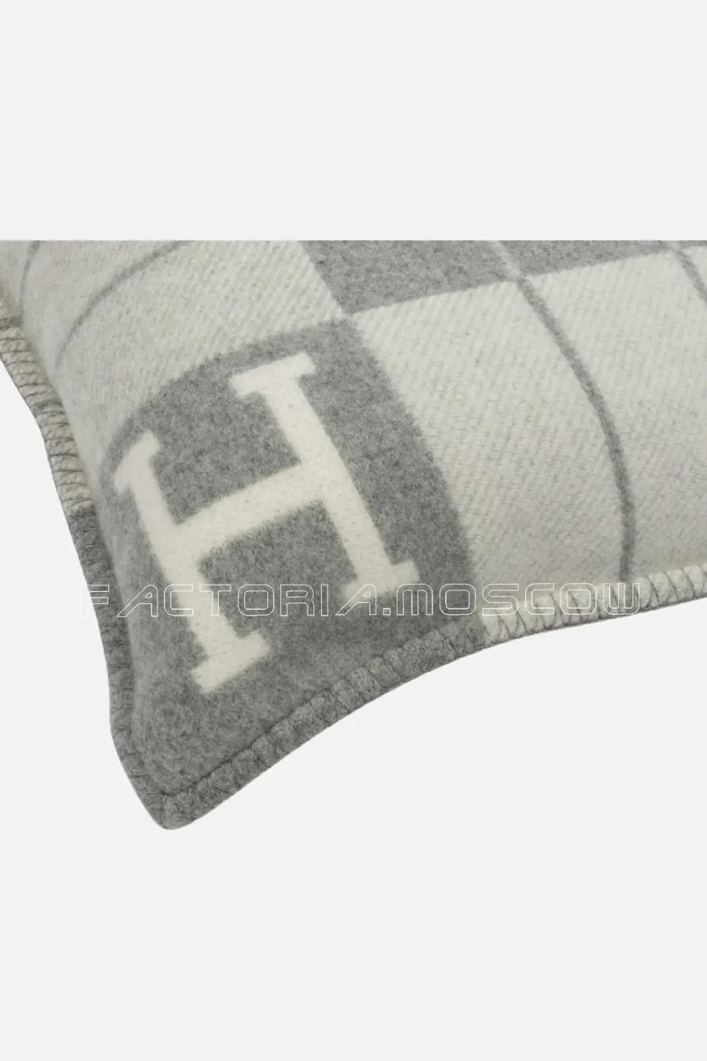 Hermes Cushion Avalon III PM H Ecru/Gris Clair Throw Pillow Set of Two