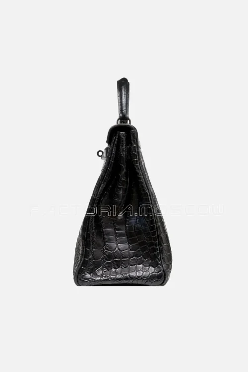 Hermès Limited Edition So Black Kelly Retourne 32 Black Matte Niloticus Crocodile Black Hardware