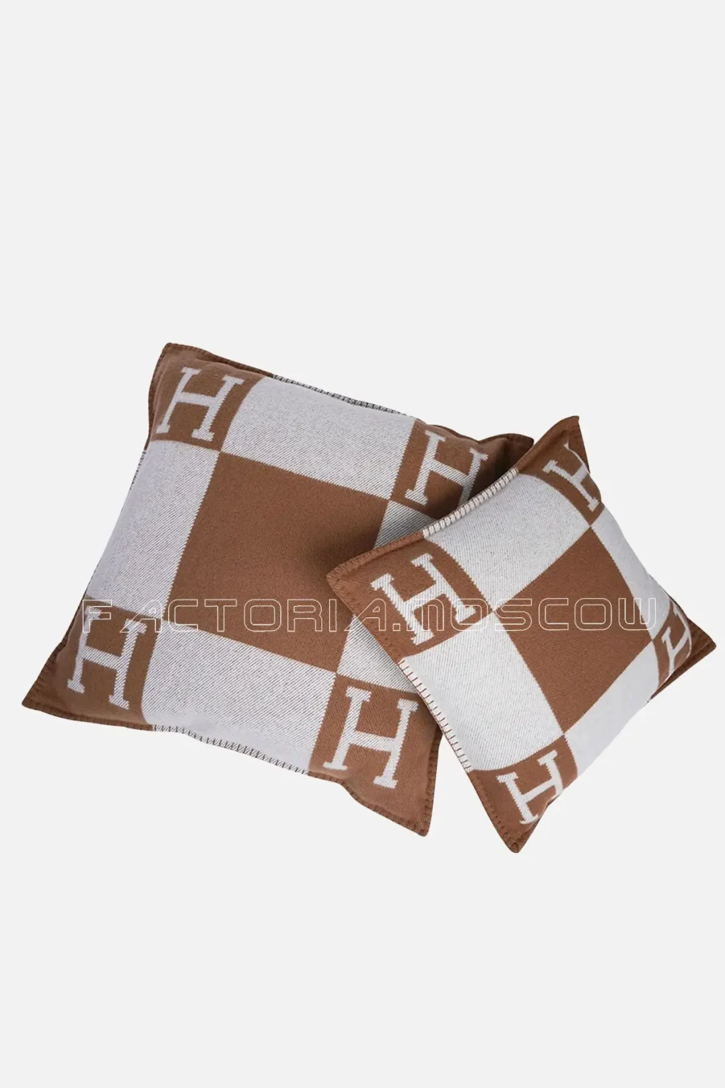 Hermes Pillow Avalon Camel / Ecru Large