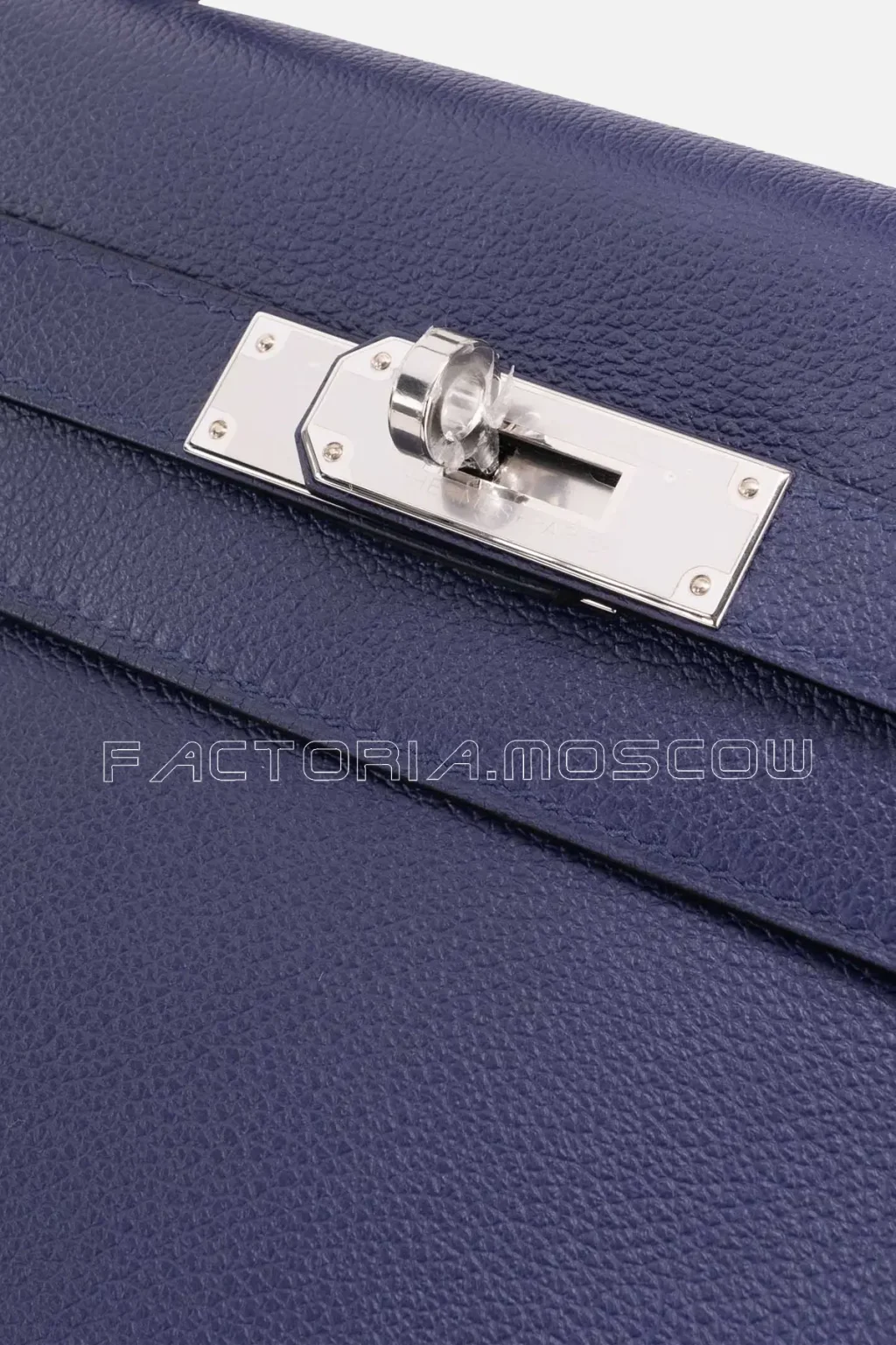 Hermès Kelly Retourne 28 Verso Evercolor Blue Encre / Magnolia PHW