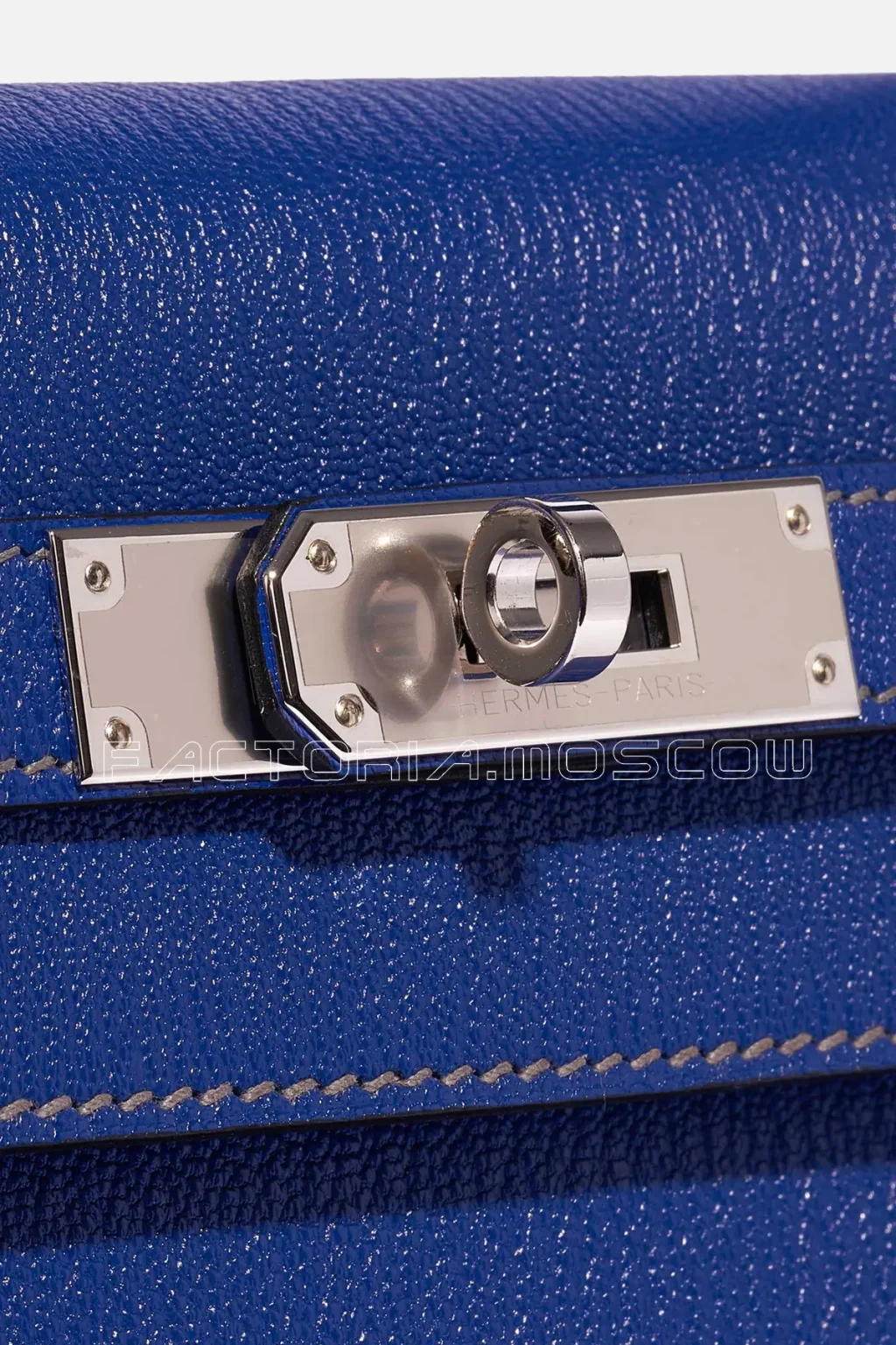 Hermès HSS Kelly Sellier 28 Chèvre Mysore Blue Electrique / Gris Mouette PHW