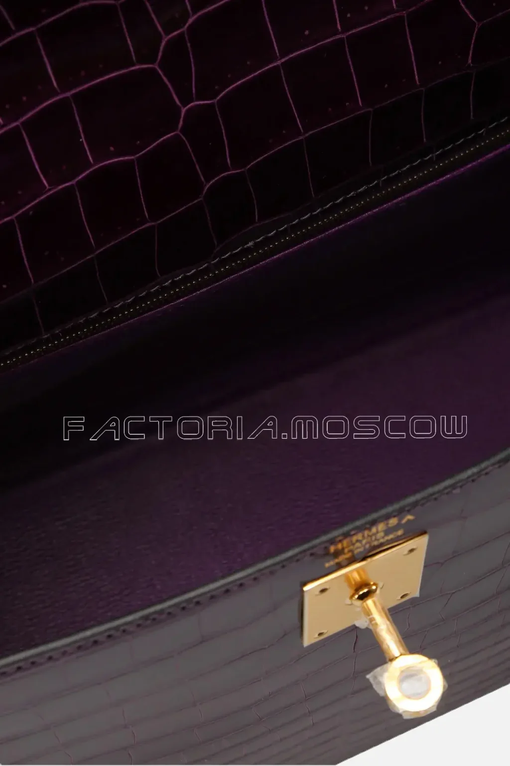 Hermès Kelly Sellier 32 Shiny Porosus Colour Cassis GHW