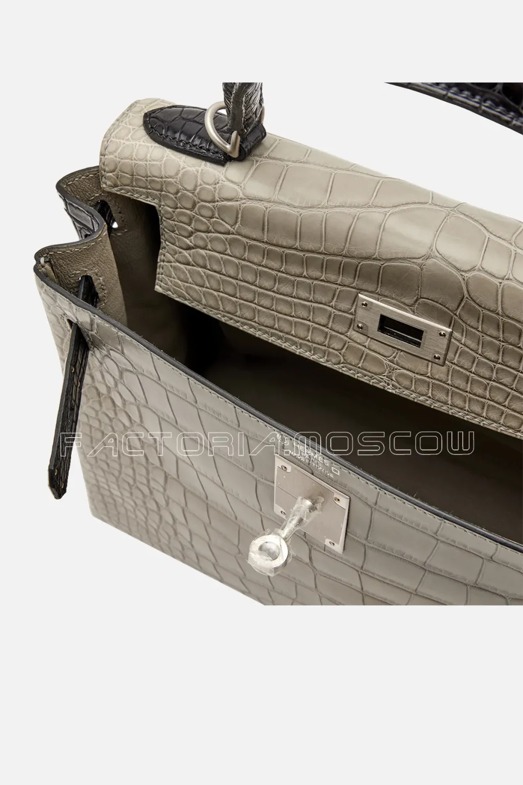 Hermès HSS Kelly Retourne 28 Gris Perle And Black Matte Alligator PHW