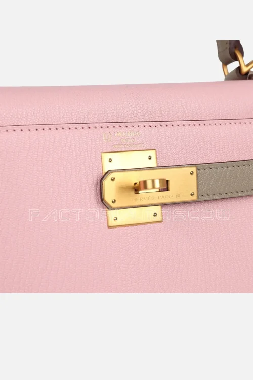 Hermès HSS Kelly Sellier 28 Rose Sakura And Gris Tourterelle Chevre Brushed GHW