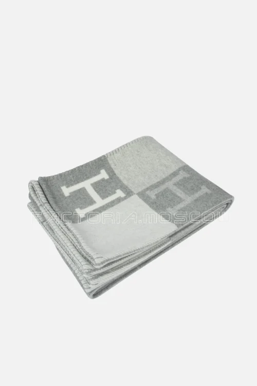 Hermes Avalon III Signature H Gris Clair and Ecru Throw Blanket