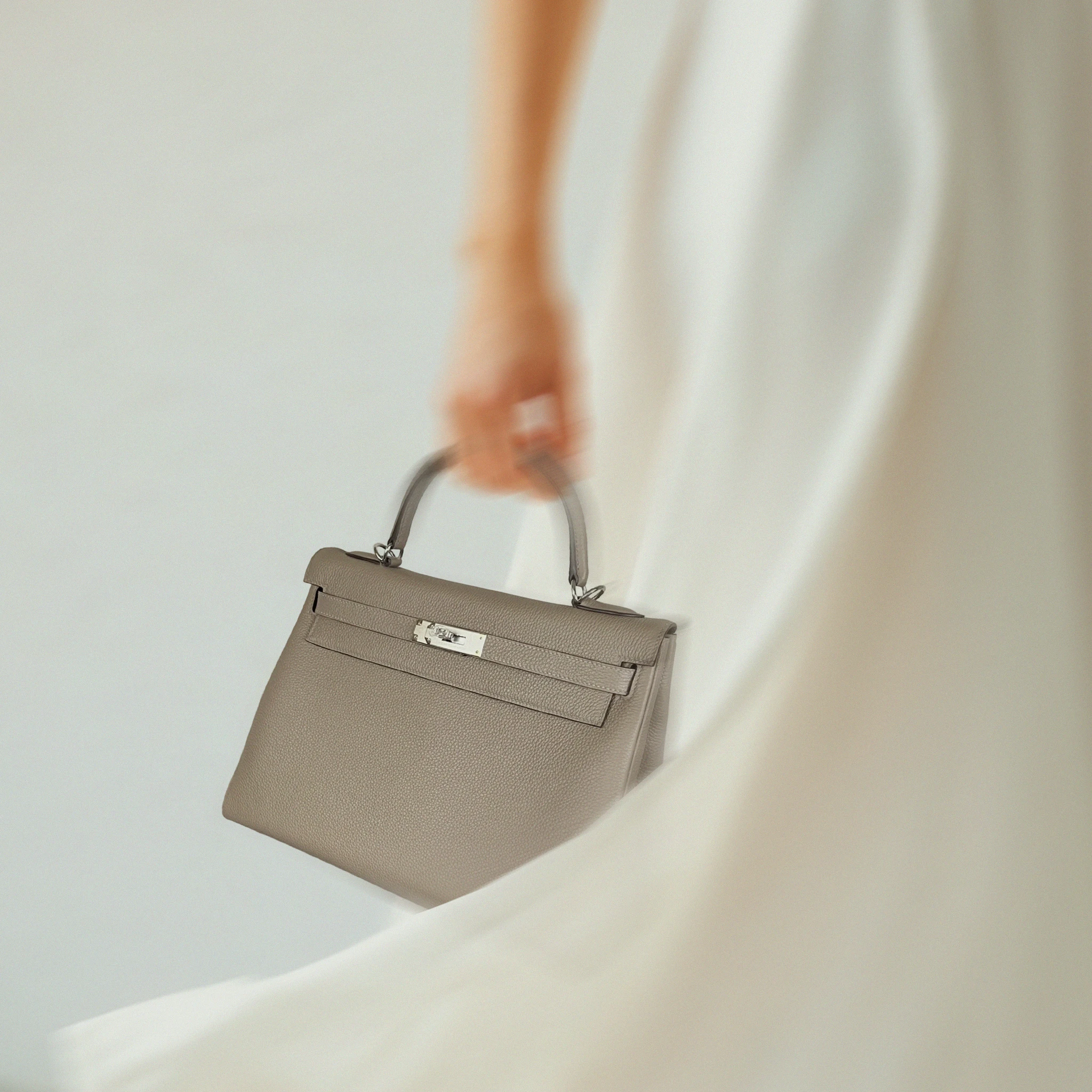 Hermès  Kelly Retourne 35 Clemence Colour Orange H PHW